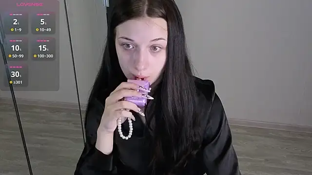 AlicePowells online show from July 13, 2026, 11:13 am