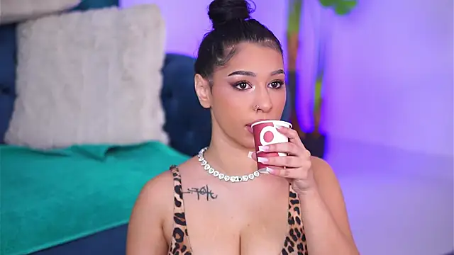 IvyPlush online show from January 13, 2026, 9:47 am