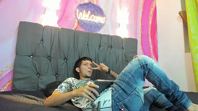 Snapshot of Straight_Guy22 chatting on January 8, 2026, 4:15 am Straight Guy22 online show from January 8, 2026, 4:15 am