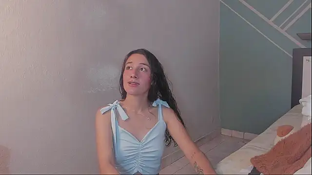 Lucy-Bluesea online show from March 25, 2026, 9:10 pm