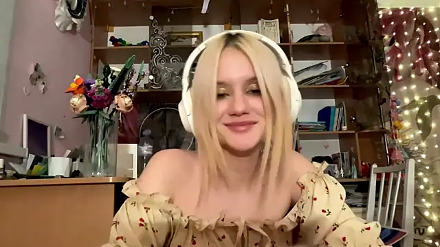 MelisaBloomy online show from December 13, 2025, 7:53 pm