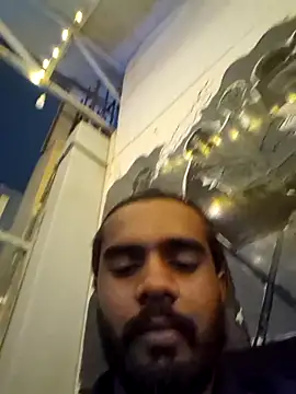 suhxil79 online show from June 12, 2026, 3:11 pm