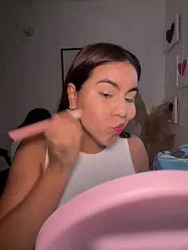 Zarahs Blare1 online show from July 16, 2026, 11:33 pm