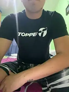 Snapshot of facundoociroo chatting on February 12, 2026, 11:33 pm facundoociroo online show from February 12, 2026, 11:33 pm