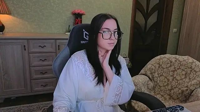 Snapshot of AnneAverry chatting on February 17, 2026, 10:12 am AnneAverry online show from February 17, 2026, 10:12 am