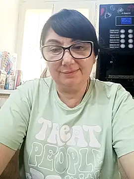 Snapshot of MariSwan222 chatting on June 17, 2026, 9:34 am MariSwan222 online show from June 17, 2026, 9:34 am