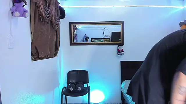 Snapshot of Bull__fit chatting on February 1, 2026, 4:11 am Bull fit online show from February 1, 2026, 4:11 am