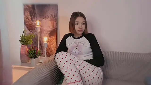 Leyla crsh online show from February 5, 2026, 5:34 am