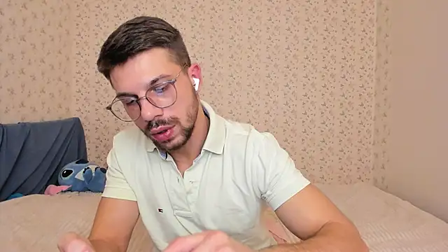 Tony Wolf online show from December 18, 2025, 9:43 pm