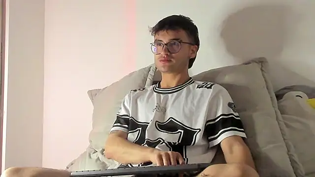 charlie dicker online show from February 21, 2026, 4:57 am