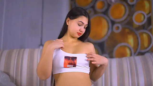 Snapshot of LorettaBeetz chatting on January 5, 2026, 5:27 pm LorettaBeetz online show from January 5, 2026, 5:27 pm