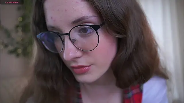 KarmenRasey online show from April 16, 2026, 3:13 pm