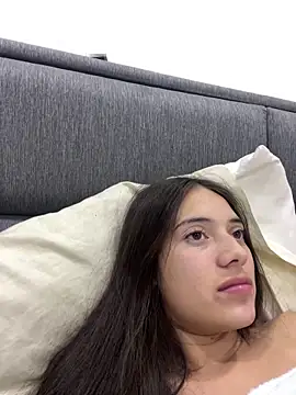 vanesita  online show from February 25, 2026, 2:10 am