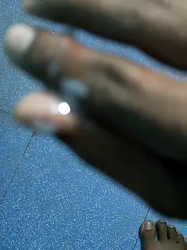  alexzz1155  online show from December 18, 2025, 6:58 pm