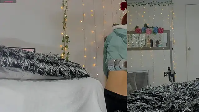 Snapshot of Sweet__Little__ chatting on January 13, 2026, 12:38 am Sweet Little online show from January 13, 2026, 12:38 am