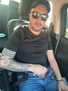 Diegohernan17 online show from May 15, 2026, 9:22 pm