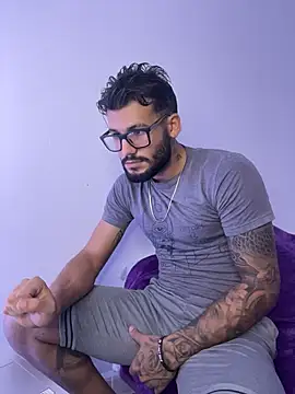 thedragonboyxxx online show from December 18, 2025, 3:56 am