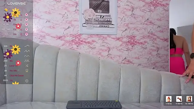 Snapshot of vaiolett_t chatting on February 14, 2026, 8:22 am vaiolett t online show from February 14, 2026, 8:22 am