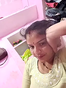 Snapshot of Uma_pande chatting on February 17, 2026, 11:00 pm Uma pande online show from February 17, 2026, 11:00 pm