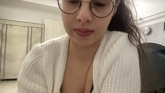 RosaDream online show from February 18, 2026, 4:03 pm