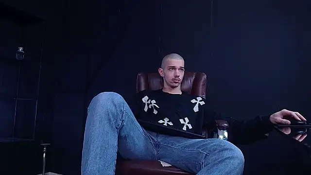 Snapshot of KaydenDrew chatting on December 19, 2025, 5:14 am KaydenDrew online show from December 19, 2025, 5:14 am