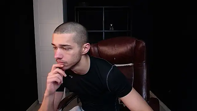 KaydenDrew online show from February 1, 2026, 5:28 am