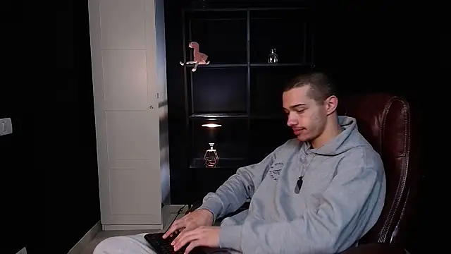 KaydenDrew online show from February 7, 2026, 5:44 am