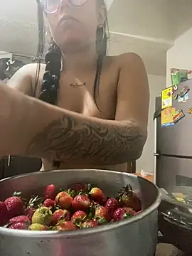 Candy LS online show from May 29, 2026, 7:23 pm