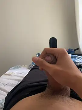 HotWhisper22 online show from January 7, 2026, 1:35 pm