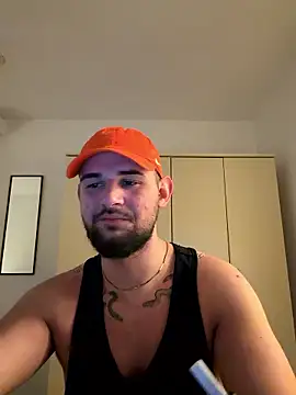 Snapshot of LunaFoxTip chatting on January 11, 2026, 7:52 pm LunaFoxTip online show from January 11, 2026, 7:52 pm