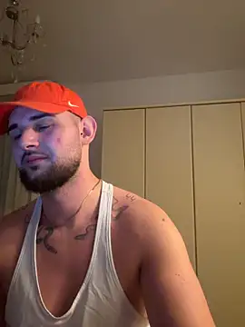 Snapshot of LunaFoxTip chatting on February 2, 2026, 8:40 pm LunaFoxTip online show from February 2, 2026, 8:40 pm