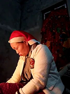 Snapshot of Maikha08 chatting on February 3, 2026, 11:48 am Maikha08 online show from February 3, 2026, 11:48 am