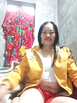 Snapshot of Maikha08 chatting on February 11, 2026, 2:27 am Maikha08 online show from February 11, 2026, 2:27 am