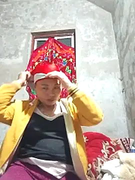 Snapshot of Maikha08 chatting on February 19, 2026, 12:23 pm Maikha08 online show from February 19, 2026, 12:23 pm