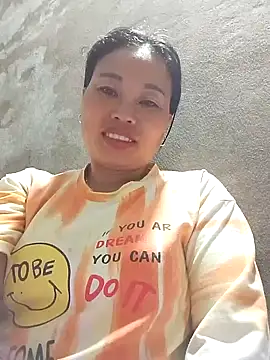 Snapshot of Maikha08 chatting on March 20, 2026, 10:47 pm Maikha08 online show from March 20, 2026, 10:47 pm