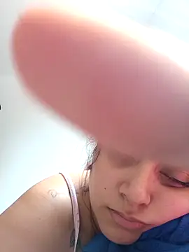 latin mommy  online show from March 27, 2026, 1:00 pm