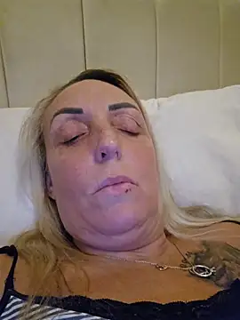 theblondecocklover online show from February 24, 2026, 12:30 am