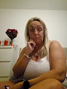 theblondecocklover online show from March 25, 2026, 6:52 am