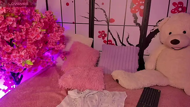 Nickie reed  online show from July 6, 2026, 10:23 pm