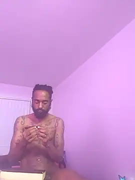 Snapshot of AverageAnt_ chatting on March 3, 2026, 10:21 am AverageAnt online show from March 3, 2026, 10:21 am