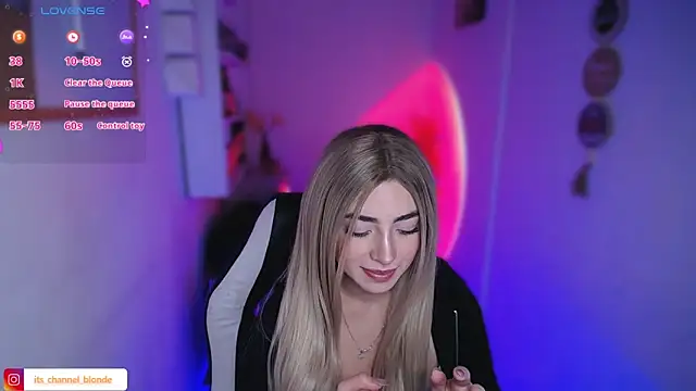 Snapshot of channel_blondee chatting on February 12, 2026, 8:48 pm channel blondee online show from February 12, 2026, 8:48 pm