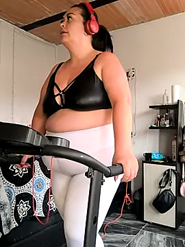 Natymendoza998 online show from February 4, 2026, 8:36 pm