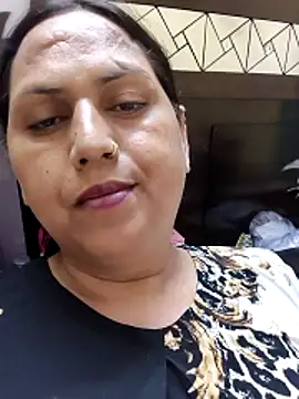 Hotmylips online show from May 2, 2026, 2:33 pm