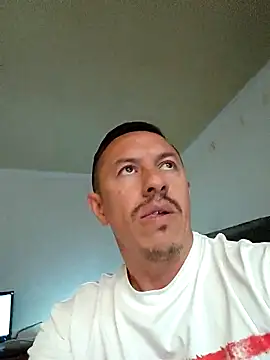 Snapshot of L_hotcream chatting on February 18, 2026, 4:36 pm L hotcream online show from February 18, 2026, 4:36 pm