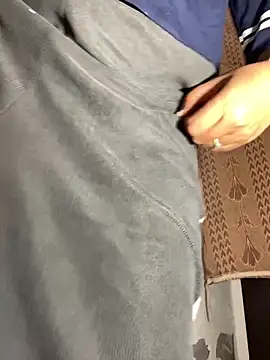 missmisha01 online show from April 9, 2026, 9:47 am