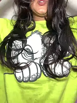 Snapshot of missmisha01 chatting on May 5, 2026, 1:02 am missmisha01 online show from May 5, 2026, 1:02 am