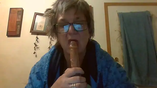becky1111 online show from June 5, 2026, 7:47 am