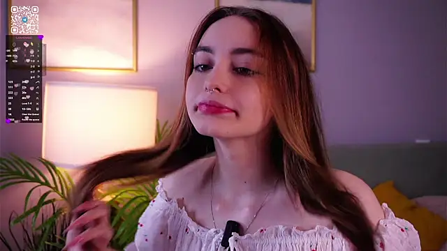 BeckiMacreno online show from April 13, 2026, 1:16 pm