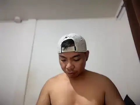 chubbybear 08 online show from February 12, 2026, 2:12 pm