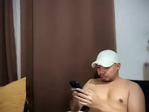 chubbybear 08 online show from February 20, 2026, 5:26 am